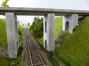 Blick auf die Strecke bei der Brücke nach Attelthal